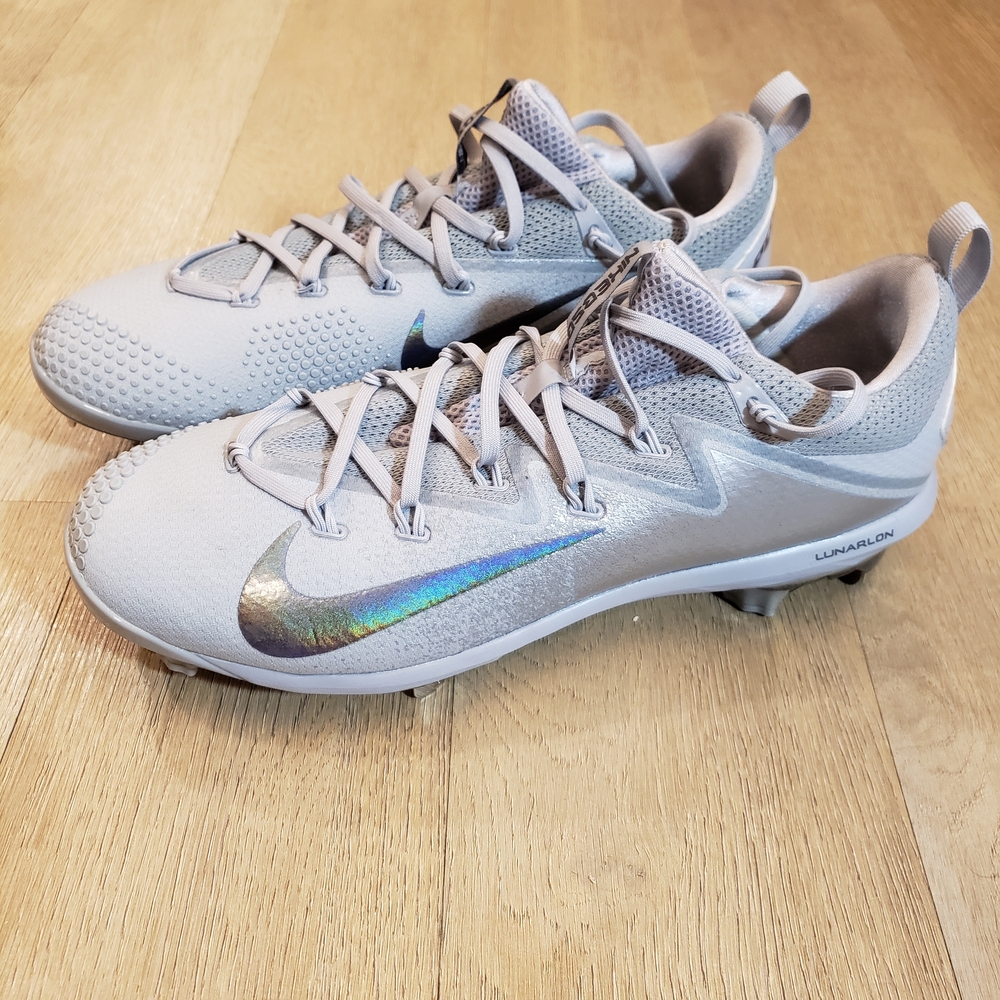 NWOT Lunarlon NIKE BSBL Silver and Gray Baseball Cleats Highlighter Irredescent